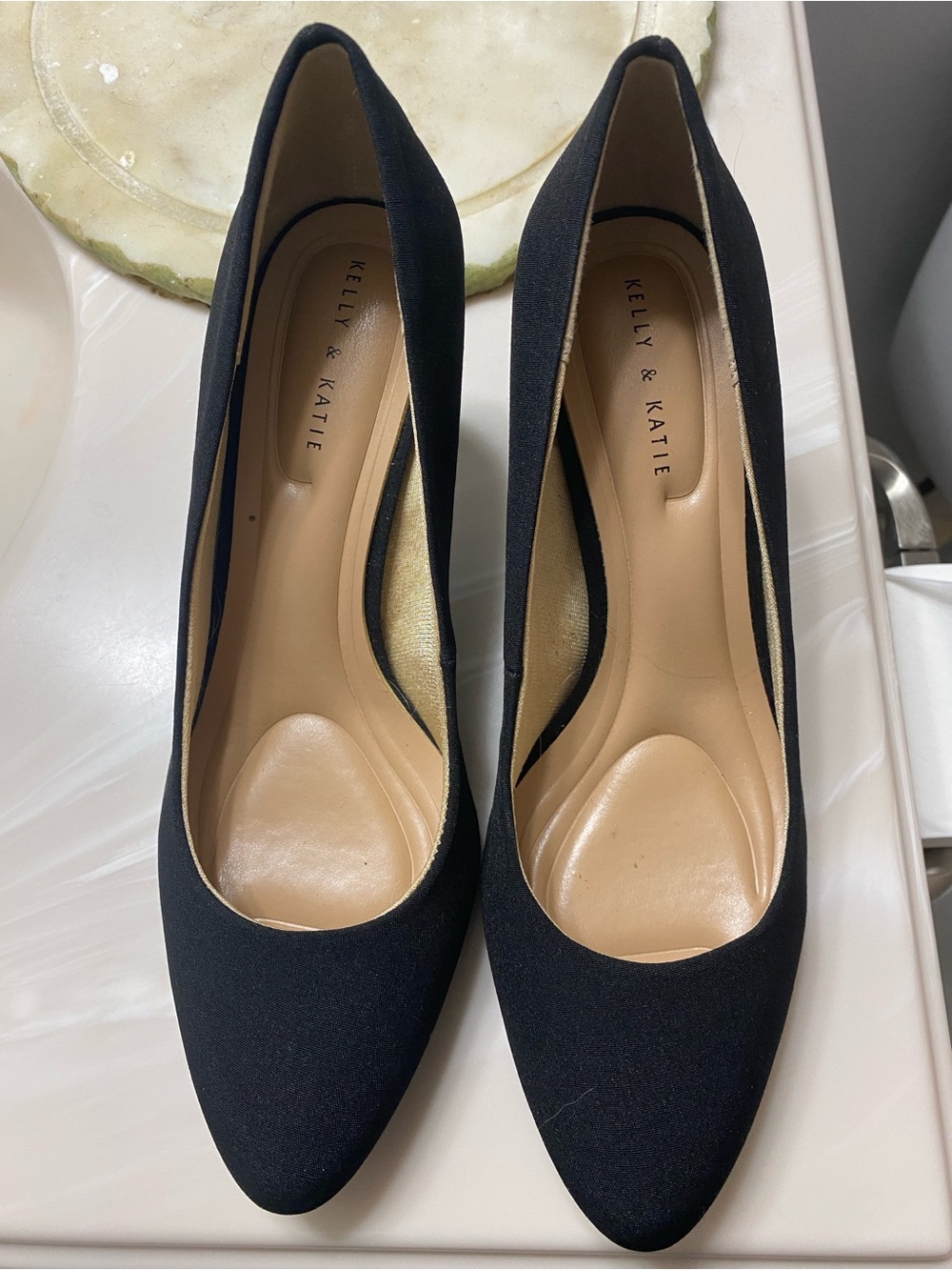 Kelly & Kate - Genna Black Pumps